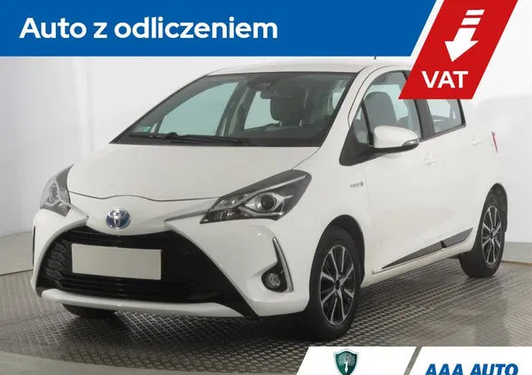 małopolskie Toyota Yaris cena 59000 przebieg: 77121, rok produkcji 2018 z Sośnicowice